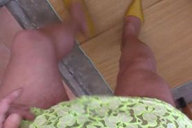 Hot exhib in nylon pantyose and yellow stileetos 01