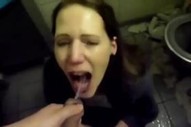 a milf love to drink piss outside