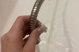 a teen Masturbates With Water Jet And Cums 720