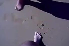 2 men wanking on beach 887