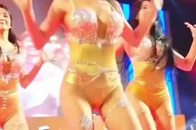 KPOP Babes Dance In Yellow