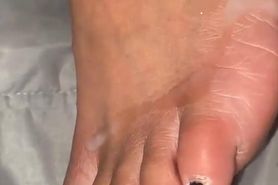 Cumming on Tired Ebony Feet I