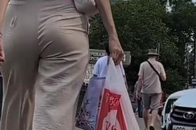 candid ass nice girl on street in pants