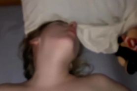 Marit-Anneke works her pussy with a little help