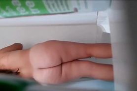 Chubby chick spied into WC 3