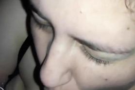 Esposa Culona Aprieta Sus Enormes Tetas y Recibe Perrit