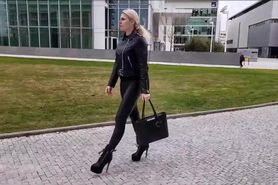 Caribig gehen in  Kunstleder Leggings Lederjacke und Hi