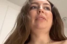 a milf mast for you on webcam 127