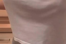 R0seHarrt Cleans and Shakes Tits