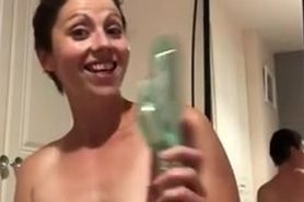 Supercute MILF dancing