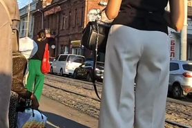 candid girl ass in white pants