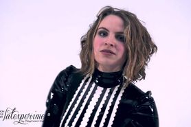 Hermione Jones Latexperiment Posing