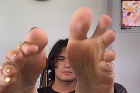 Sniff my Stinky Soles Perv