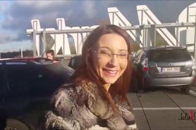 Julie Skyhigh Gehen mit hochhackigen Schuhen von Loubou